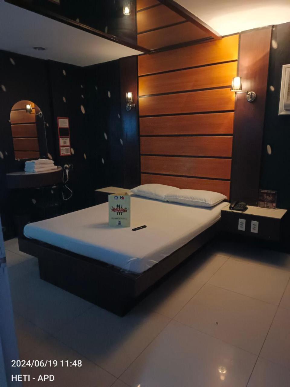 Harts Hotel-Quezon City Eksteriør billede